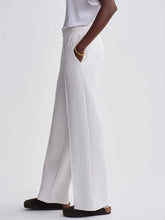 Load image into Gallery viewer, The Wide Leg Pant 30