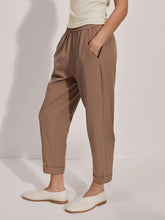 Load image into Gallery viewer, Varley Oakland Trump taper pant 25
