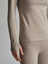 Load image into Gallery viewer, Varley Always Warm Base Layer Half-Zip
