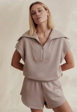 Load image into Gallery viewer, Varley Dexter Half Zip Top
