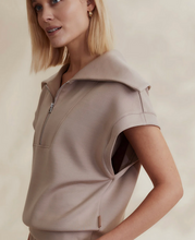 Load image into Gallery viewer, Varley Dexter Half Zip Top
