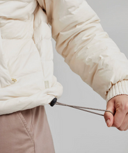 Load image into Gallery viewer, Varley Porter Lightweight Down Jacket
