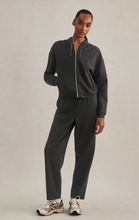 Load image into Gallery viewer, Wilfred Barrel Jogger 29
