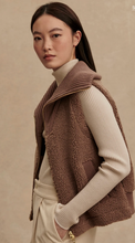 Load image into Gallery viewer, Varley Aspen Gilet
