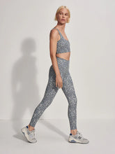 Load image into Gallery viewer, Varley pocket legging high 25
