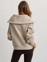 Load image into Gallery viewer, Varley Vine Pullover Top
