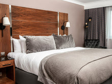 Load image into Gallery viewer, Luxury Pilates Reformer Retreat in North West- September 2021 - this retreat has now taken place
